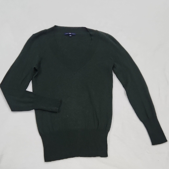 GAP Sweaters - GAP Forest Green Knit Top